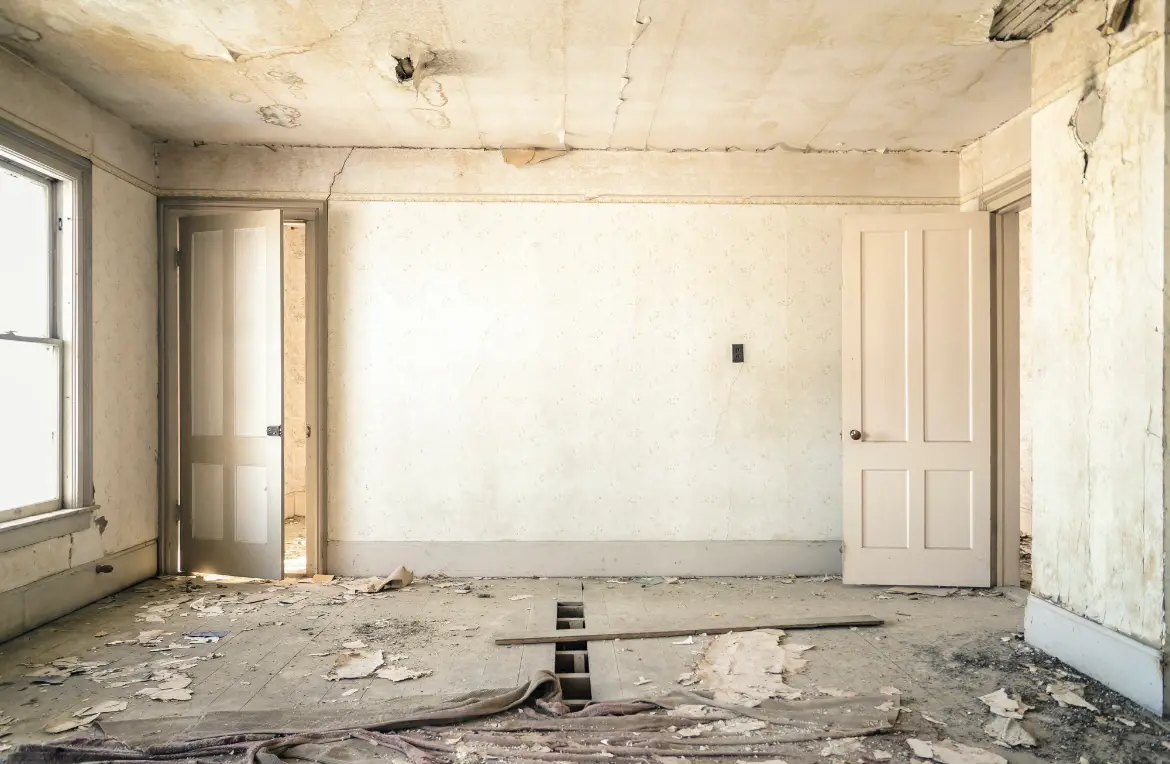 Waste disposal crew managing a cleanout project in Mount Hood Villages